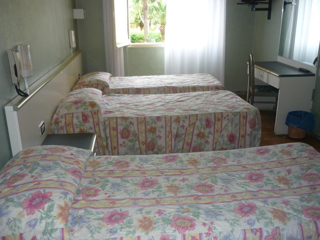 Hotel Europa Arma di Taggia Habitación foto